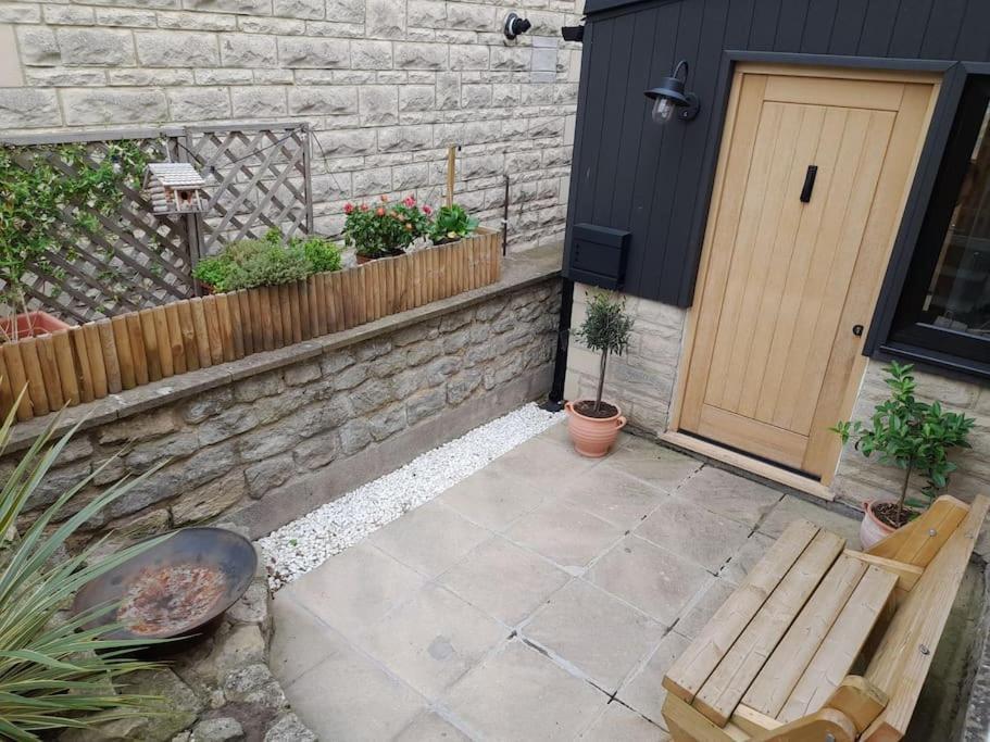 Converted Barn In Bath Exterior photo